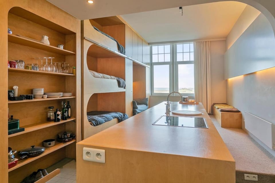 Uniek ingerichte ruimte met magnifiek zeezicht! Apartment in Bruges
