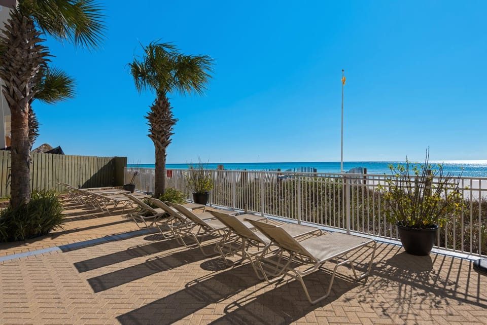 Emerald Isle 1905 by Emerald Coast Retreats Apartment in Panama City Beach