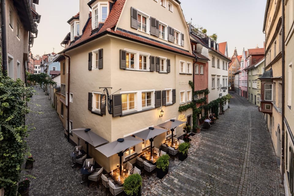 Property building, Balcony/Terrace