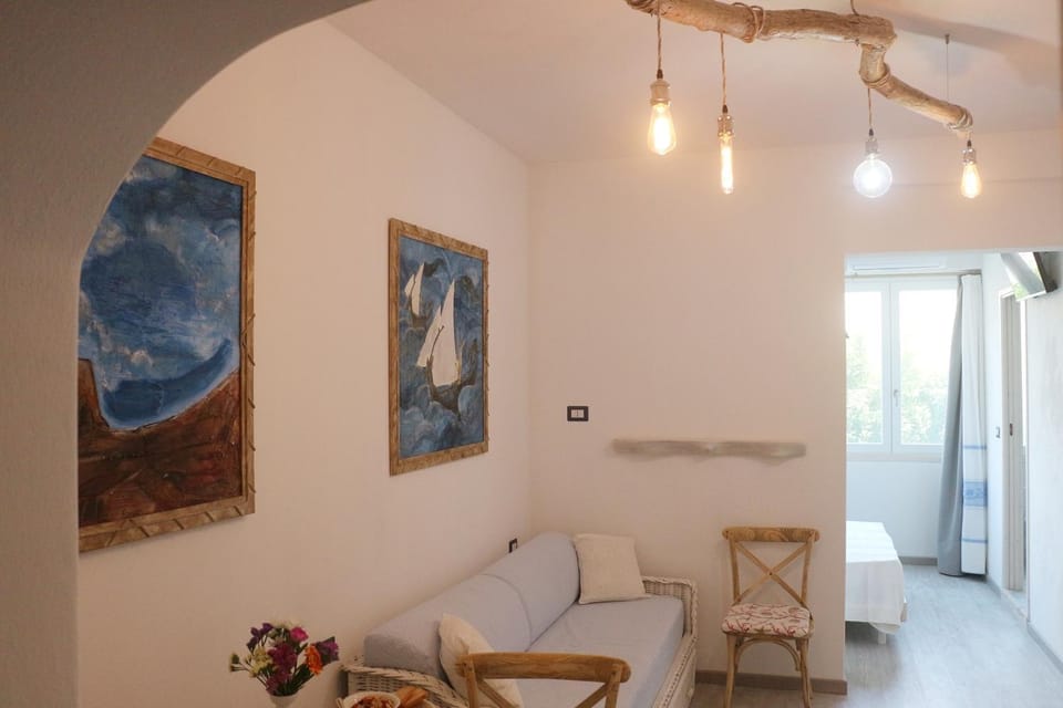 Seating area, Bedroom