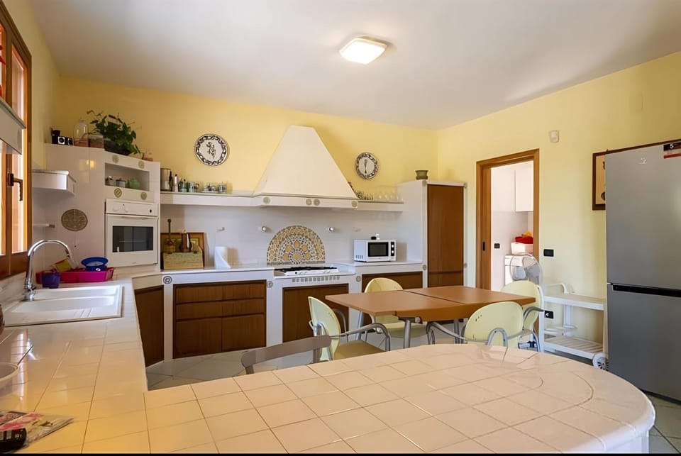 Kitchen or kitchenette, kitchen