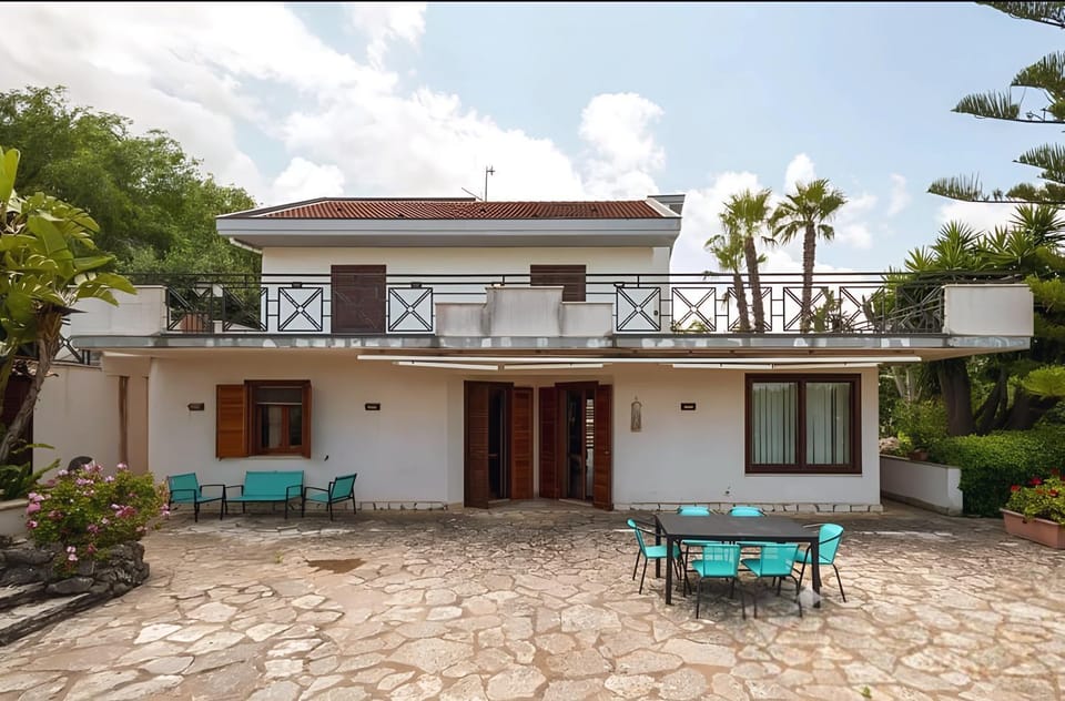 Property building, Balcony/Terrace