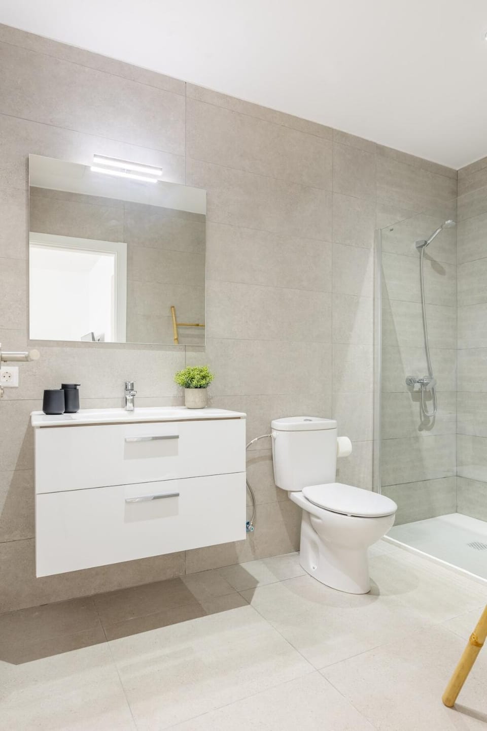 Toilet, Bathroom, towels