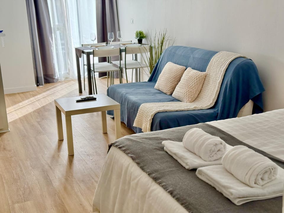 Bed, Living room, Bedroom