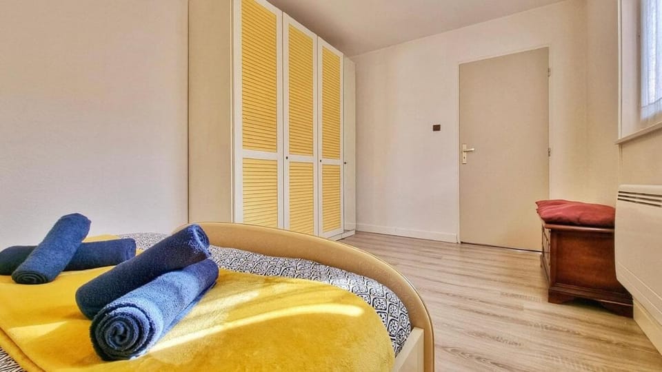 Bed, wardrobe