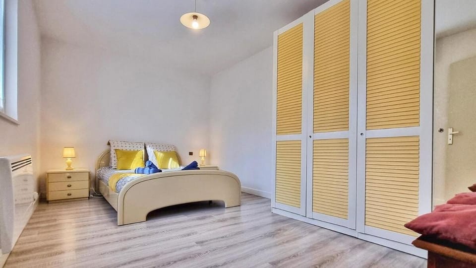 Bed, Bedroom, wardrobe