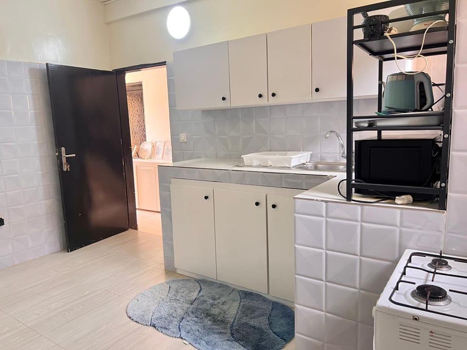 chambre moderne ventilé avec douche partagé a yoff virage N4 Bed and Breakfast in Dakar