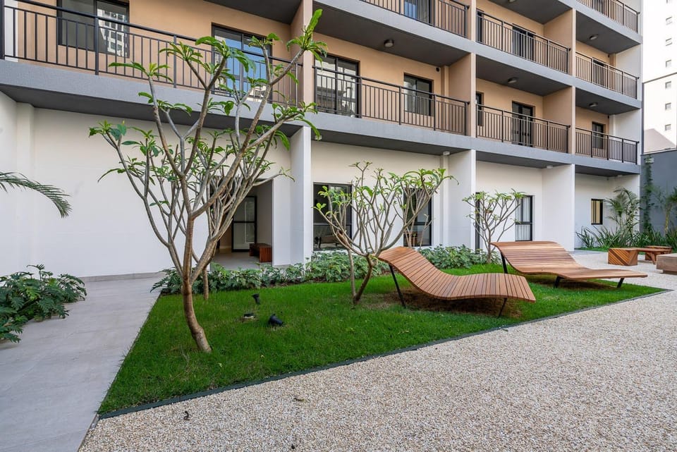 Property building, Garden, Balcony/Terrace