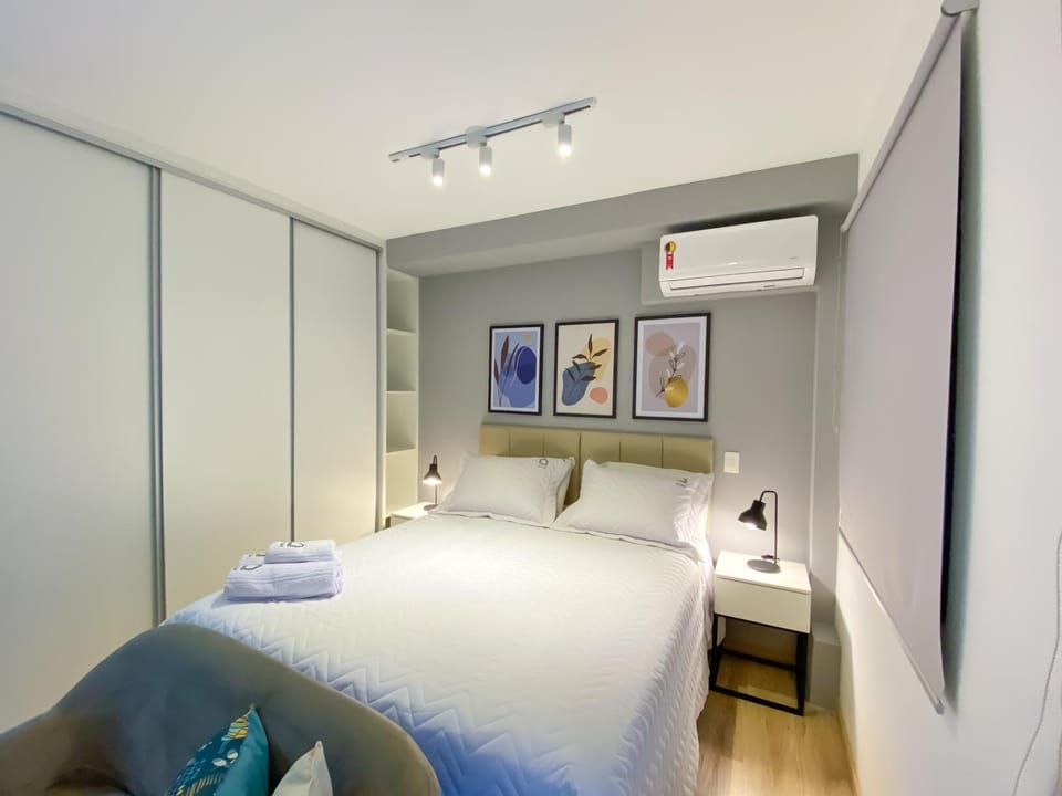 Bed, Bedroom, wardrobe, air conditioner
