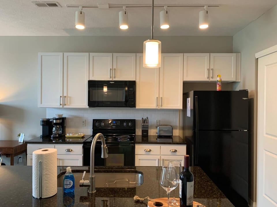 Near Osu Riverside No Steps Garage Parking! Apartment in Franklinton