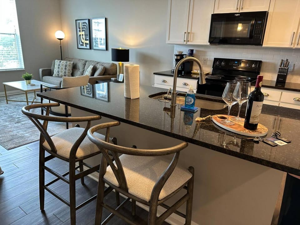 Near Osu Riverside No Steps Garage Parking! Apartment in Franklinton