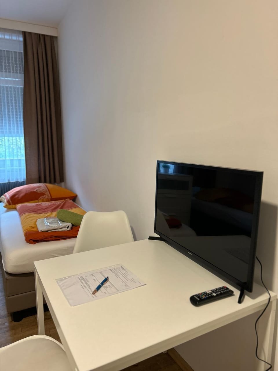 Communal lounge/ TV room, Bed, TV and multimedia, Photo of the whole room, Evening entertainment, Bedroom