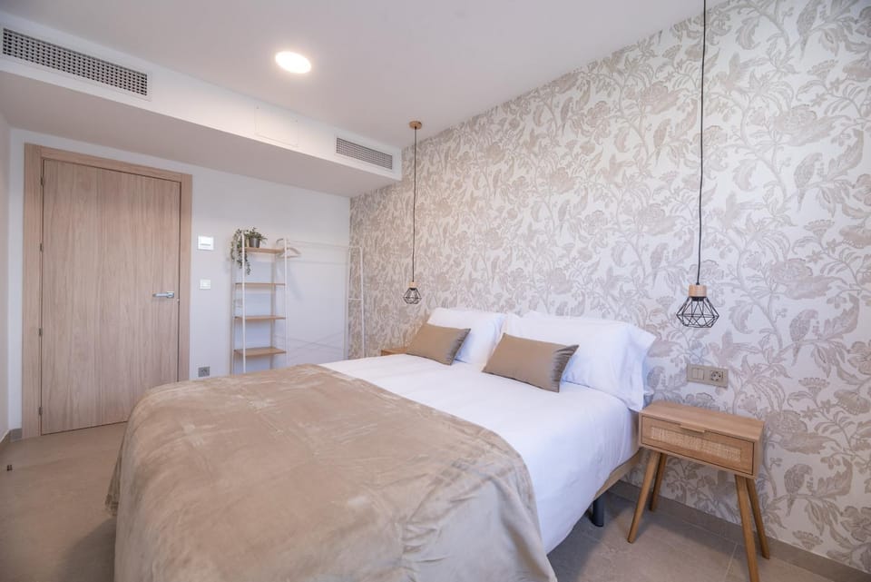 Photo of the whole room, Bedroom