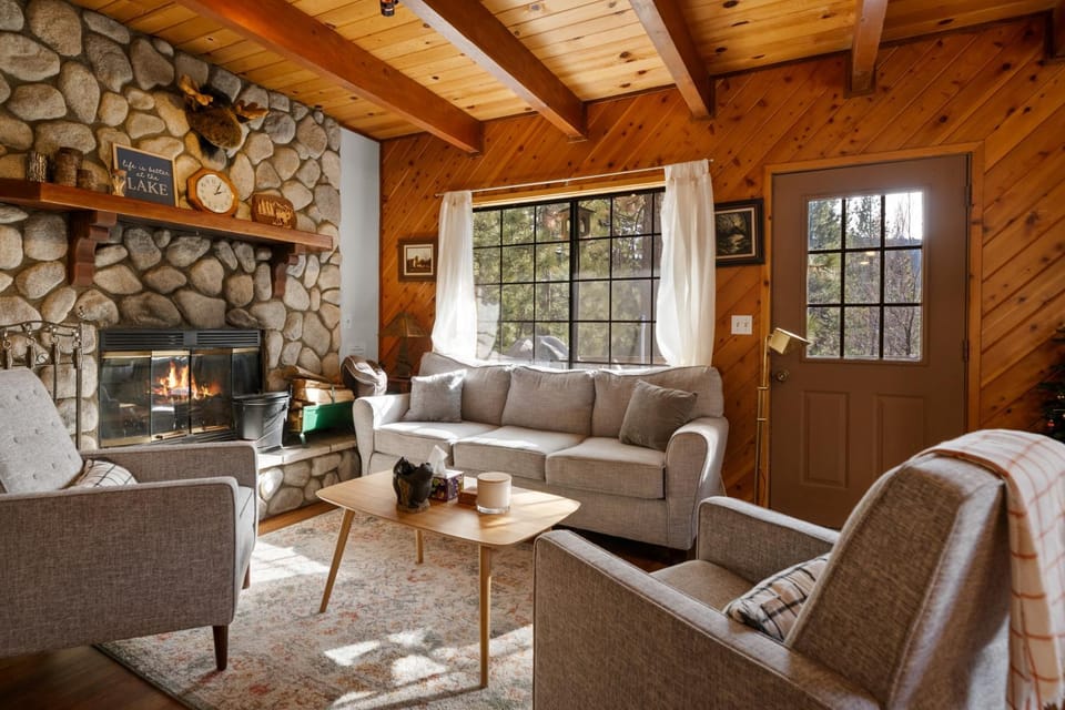 Living room, Seating area