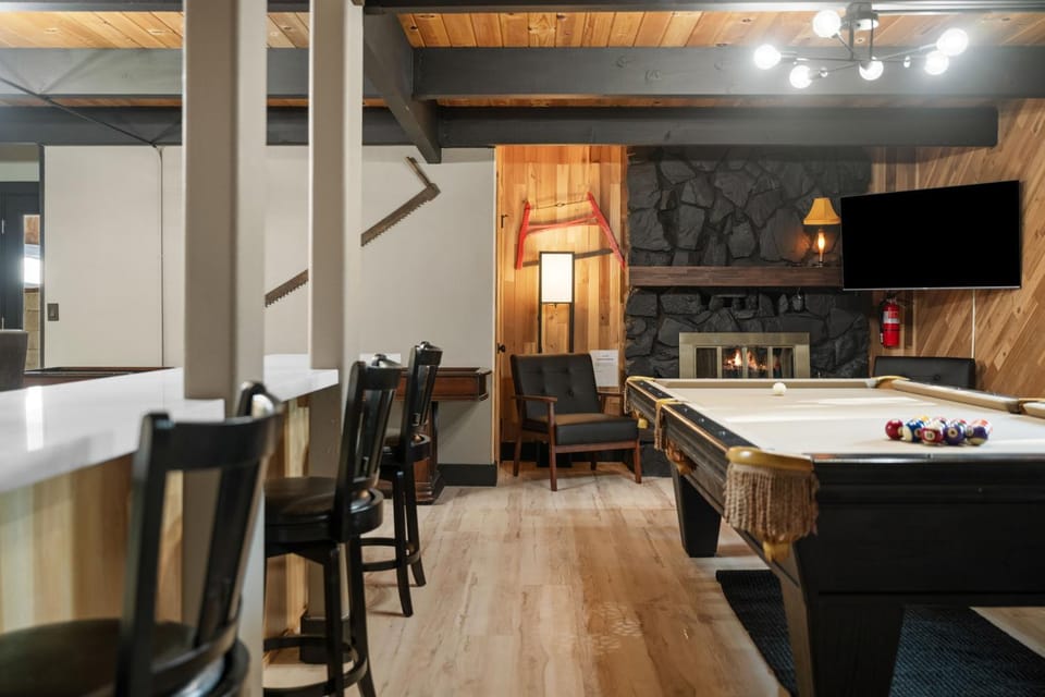 Billiard, Game Room, TV and multimedia