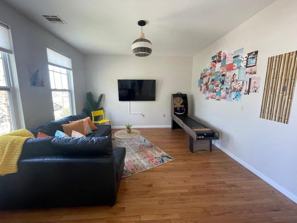 Laguna Way-The Boardwalk & Beach Awaits for you! House in Atlantic City