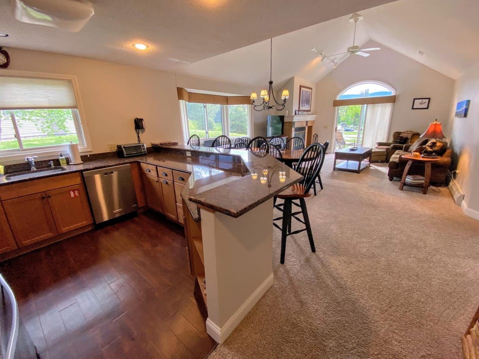 FV23 Awesome on golf course in Bretton Woods with Mountain Views House in Bretton Woods