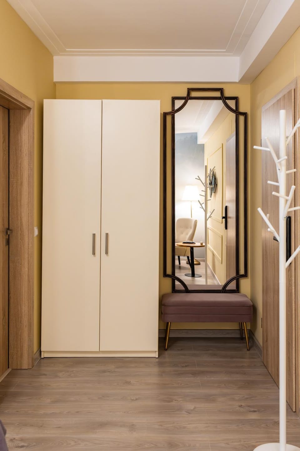 Bedroom, wardrobe