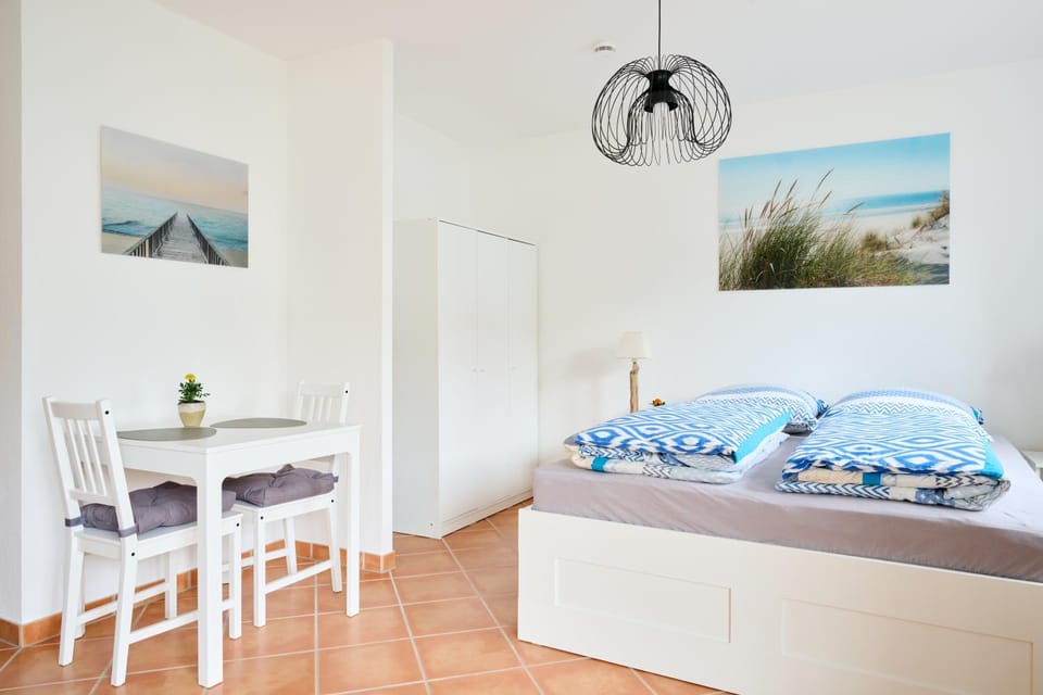 Bedroom, Food, wardrobe