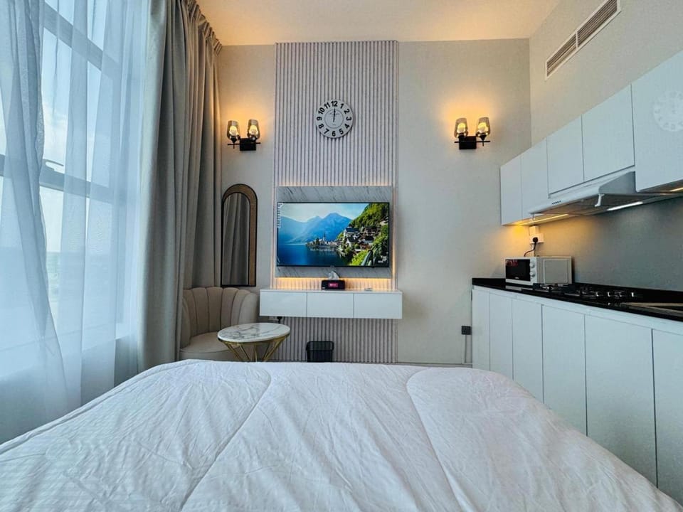 Al Manara Premium Deluxe Sheikh Zayed View Studio Apartment in Dubai