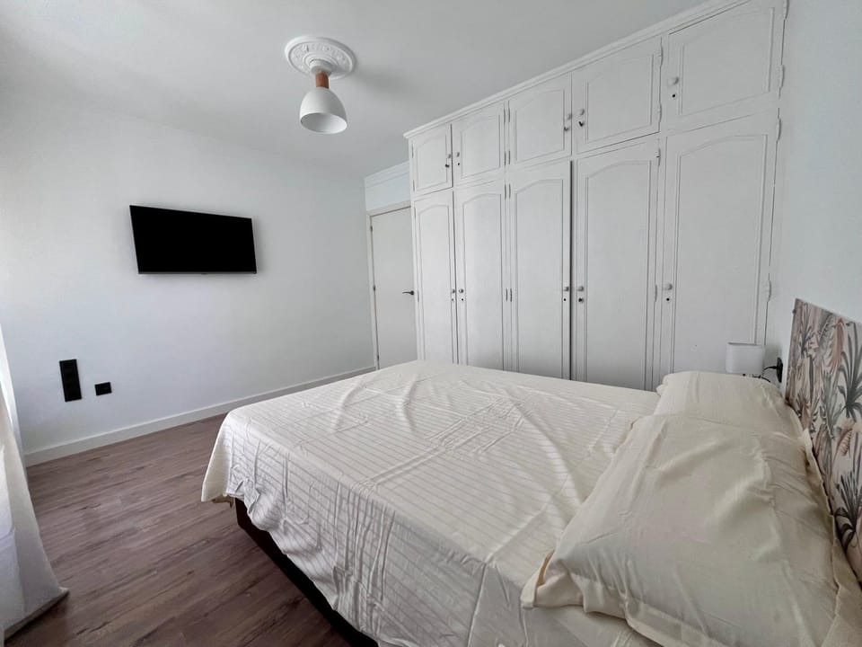 TV and multimedia, Bedroom, wardrobe