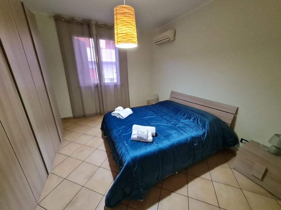Bed, Photo of the whole room, Bedroom, towels, air conditioner