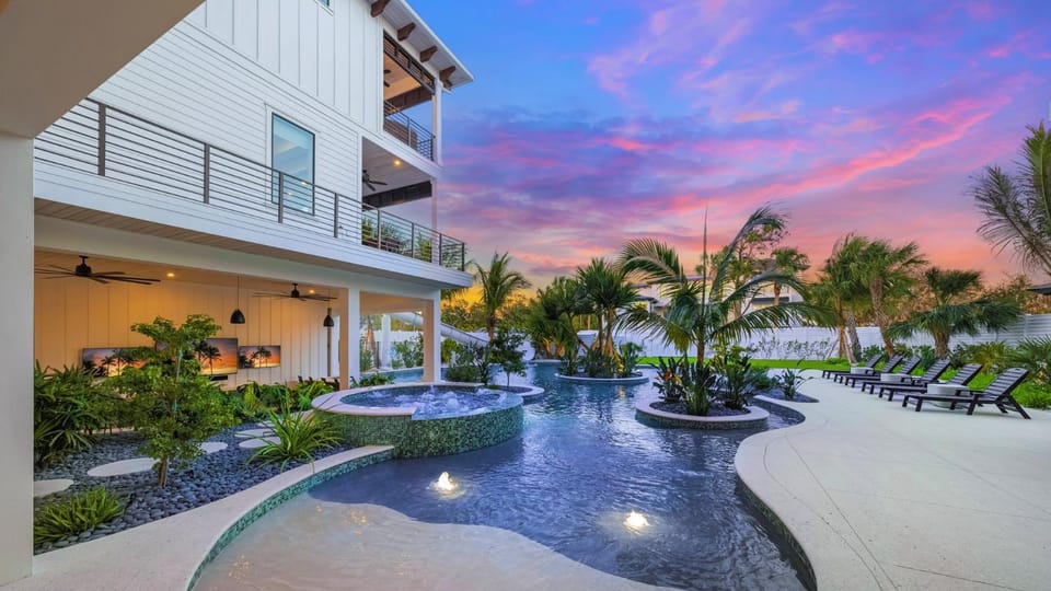 Property building, Day, Other, Pool view, Swimming pool, sunbed