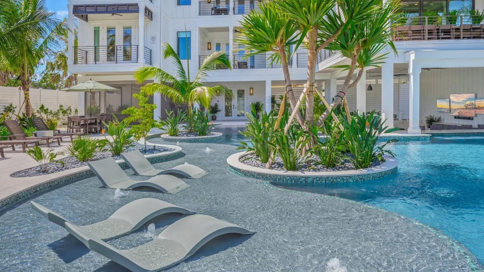Property building, Day, Other, Pool view, Swimming pool, sunbed