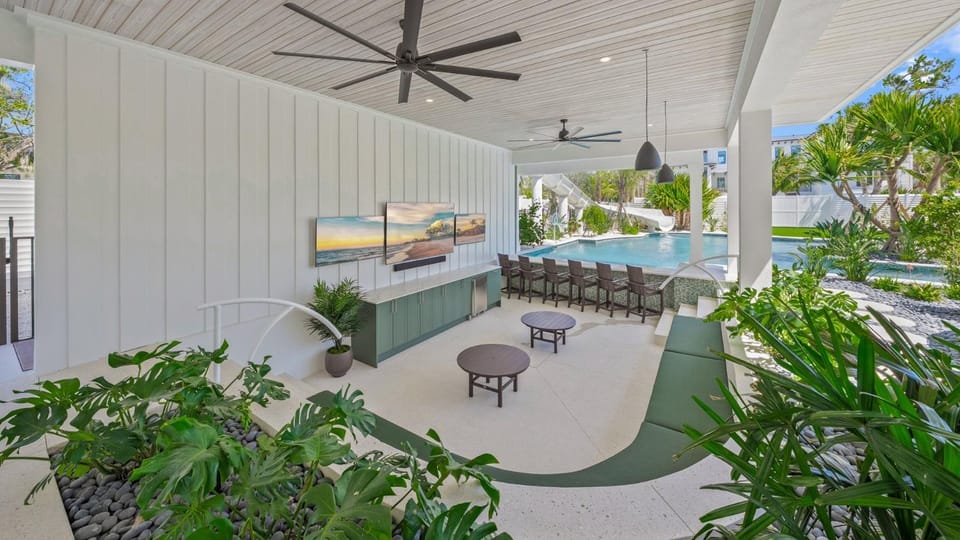 Patio, Spring, Day, Other, Seating area