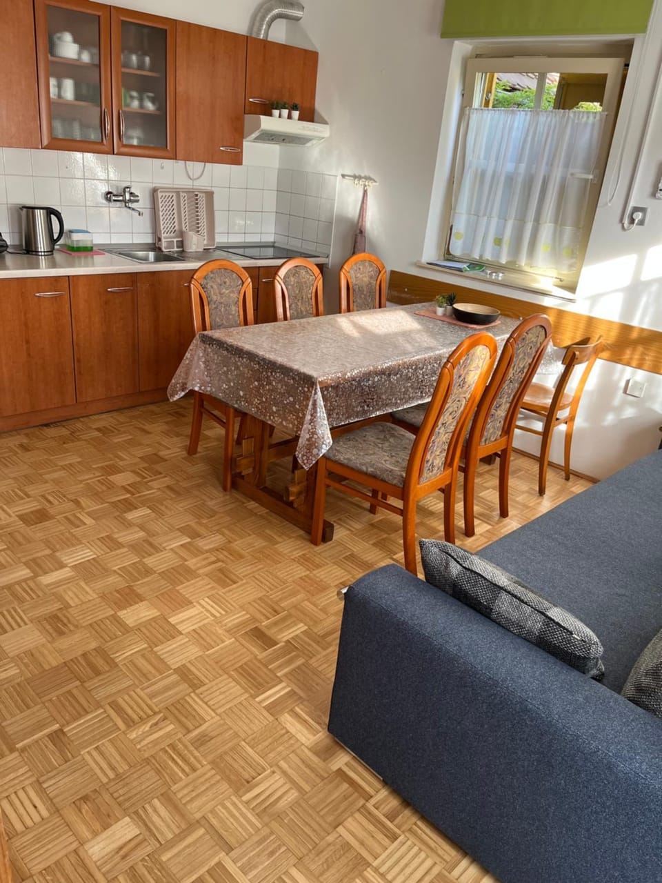 Dining area, kitchen