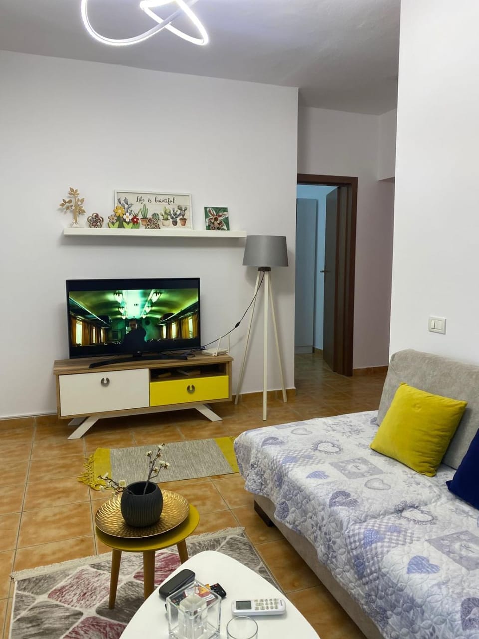 Communal lounge/ TV room, TV and multimedia, Living room, Seating area