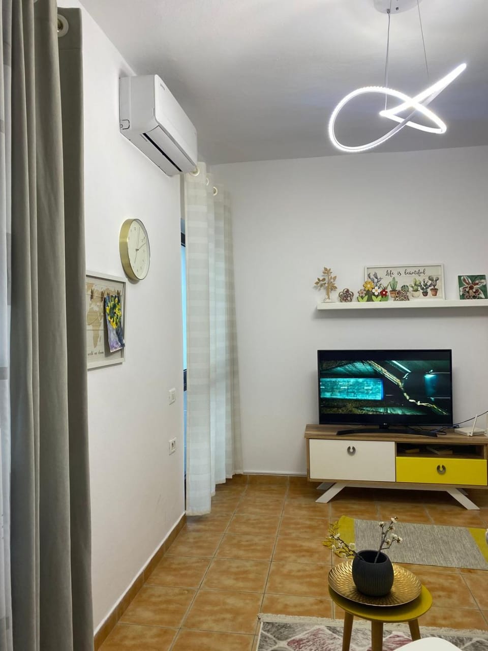 TV and multimedia, air conditioner