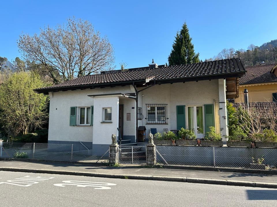 Neighbourhood, Garden, Other, Text overlay, Area and facilities