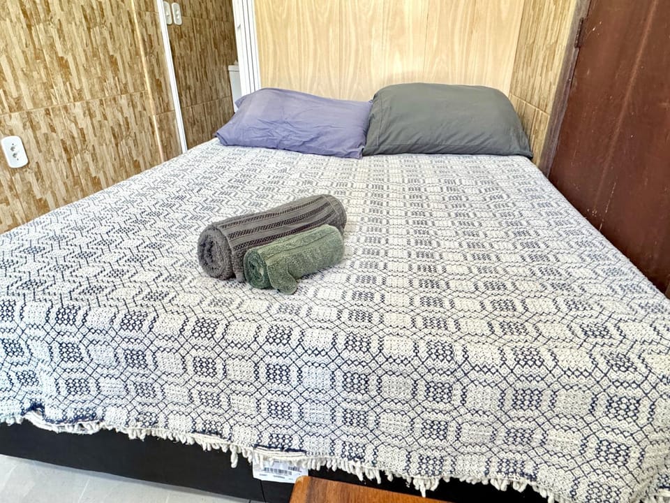 Bed, Photo of the whole room, towels