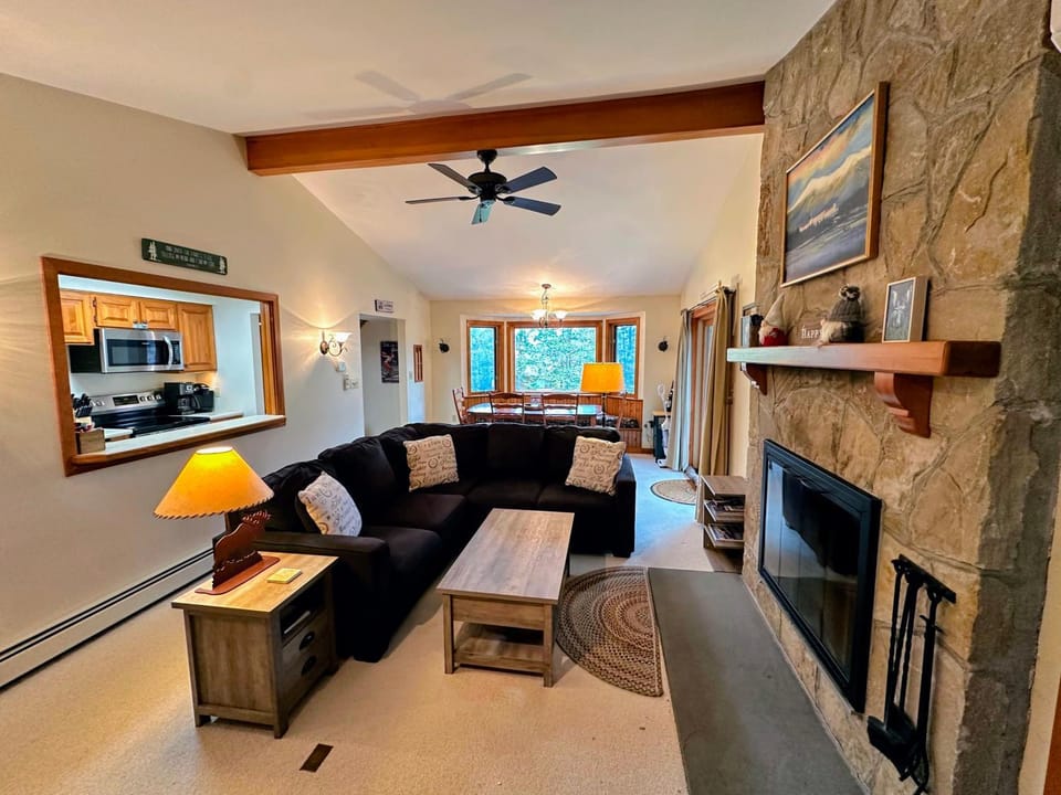 FC26 Bretton Woods home steps from the slopes House in Carroll