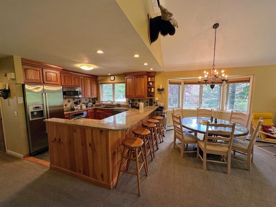 FV27 Luxurious Mt Washington Hotel golf course home House in Bretton Woods