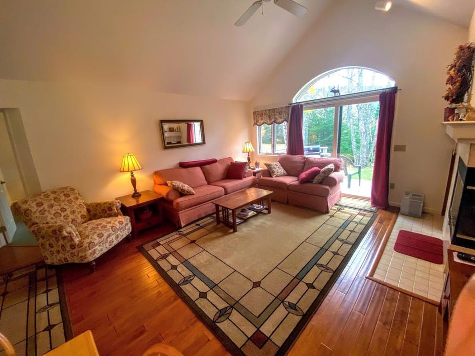 FV28 Fairway Village home on the Mt Washington golf course House in Bretton Woods