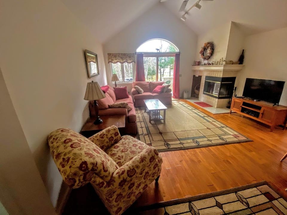 FV28 Fairway Village home on the Mt Washington golf course House in Bretton Woods