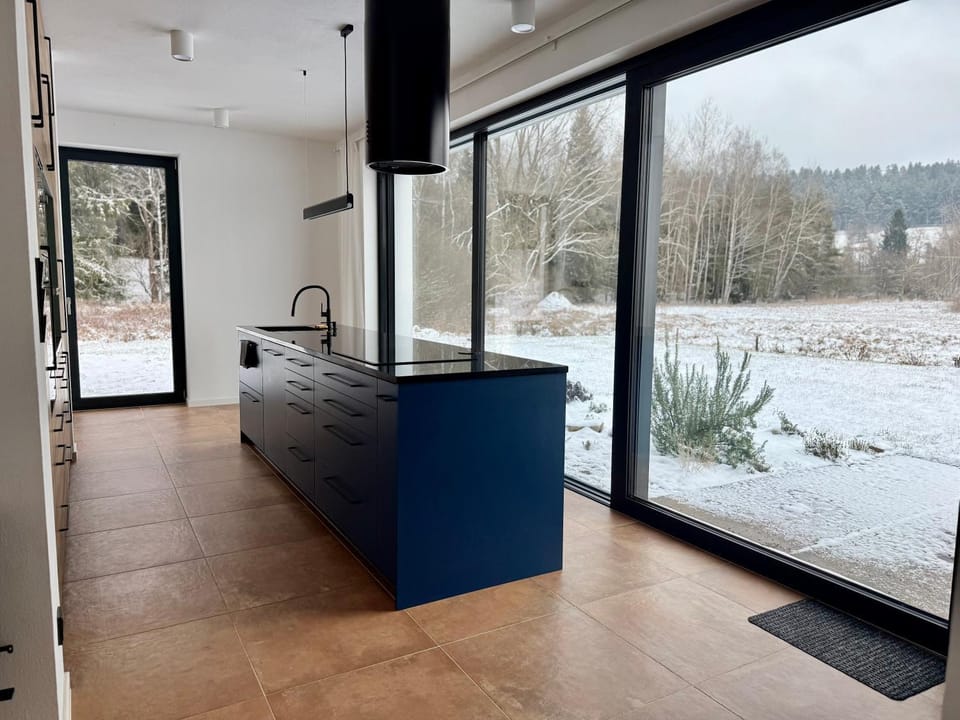 Communal kitchen, kitchen, kitchen