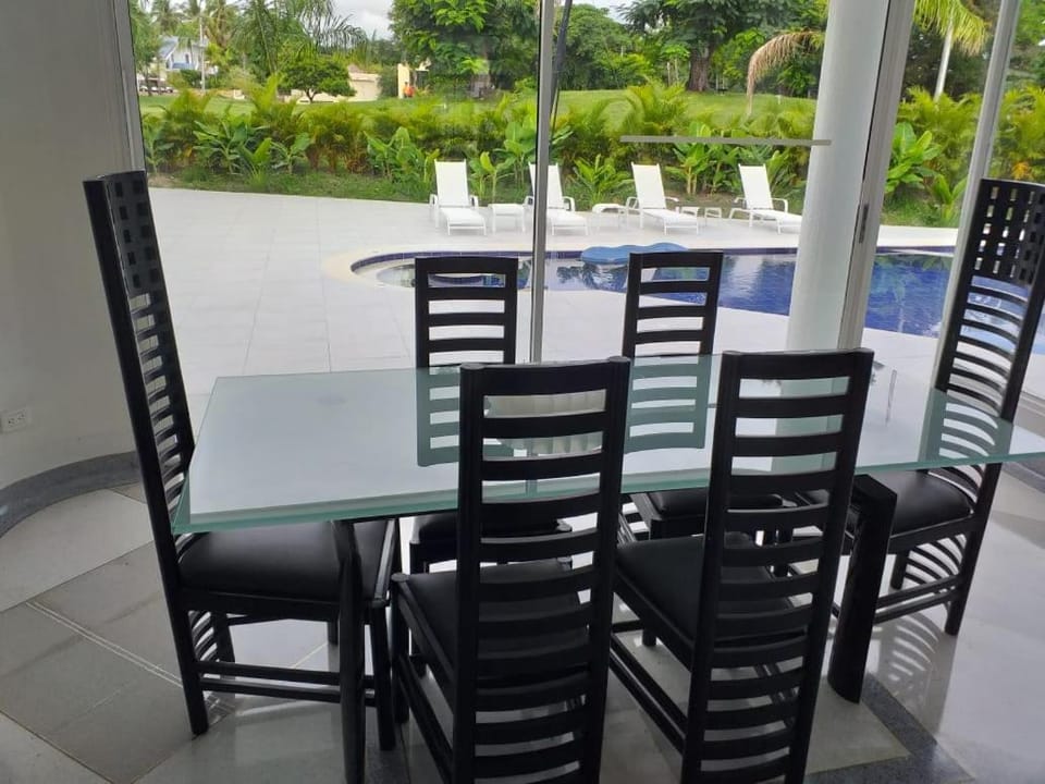 casa vacacional de 2 plantas condominio campestre el peñon Villa in Girardot