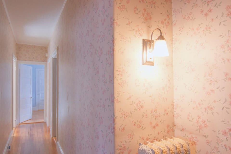 Spotless Victorian on William Apartment in Portland