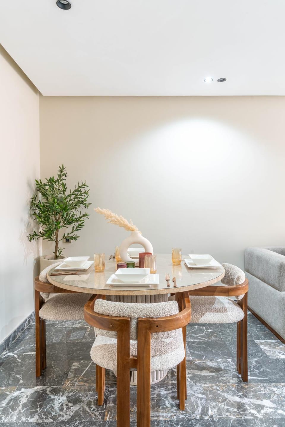 Plaza Suite Marrakech Appart Neuf 80m2 Residence 24h7 Parking Apartment in Marrakesh