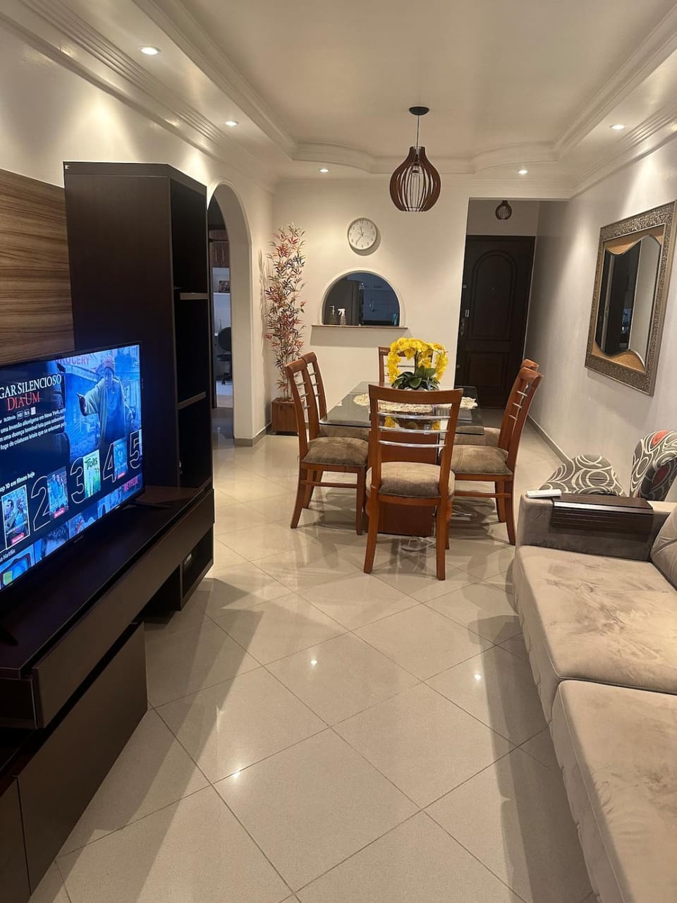 Communal lounge/ TV room, TV and multimedia, Living room, Seating area, Dining area
