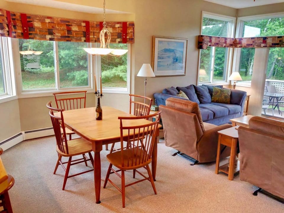 FV48 Modern home with AC within walking distance of golf course and Mt Washington Hotel House in Bretton Woods
