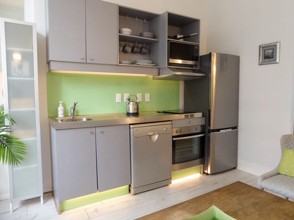 Coffee/tea facilities, Kitchen or kitchenette