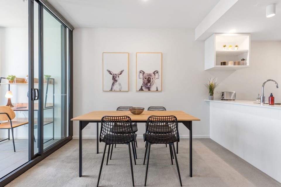 Breathtaking Views, King Bed, Pool & Best Location Apartment in Brisbane City