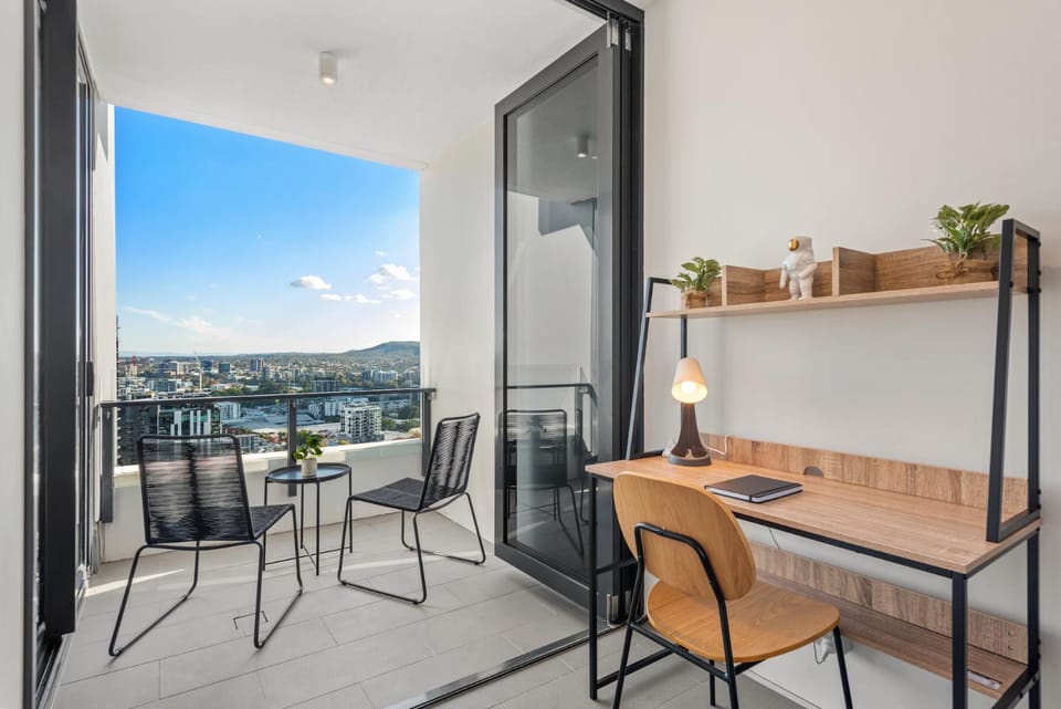 Breathtaking Views, King Bed, Pool & Best Location Apartment in Brisbane City