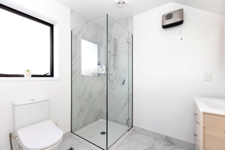 Brand new 2 bedroom ocean view! House in Christchurch