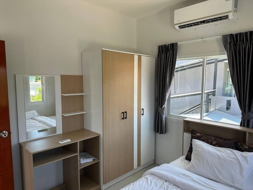 Bed, Bedroom, wardrobe