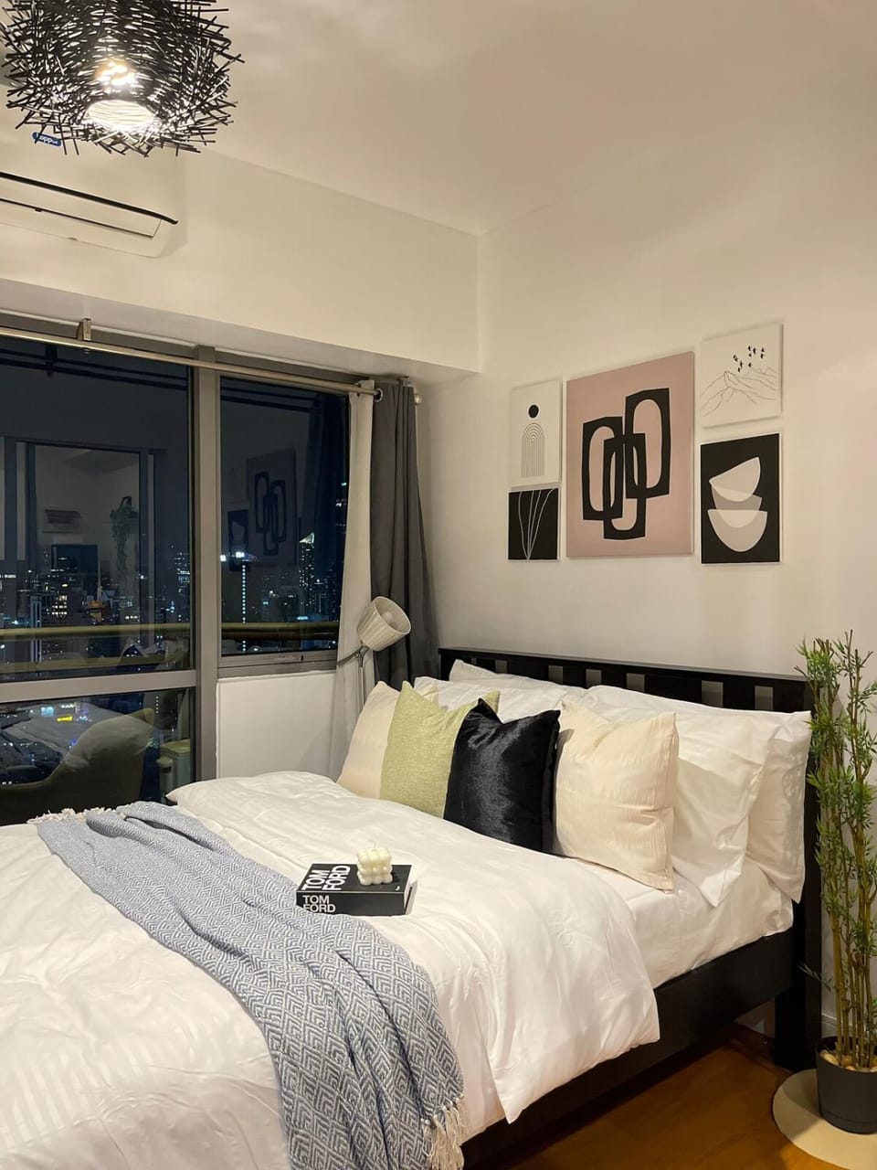 The Serene Escape Ph Rockwell Balcony View 1BR Apartment in Mandaluyong